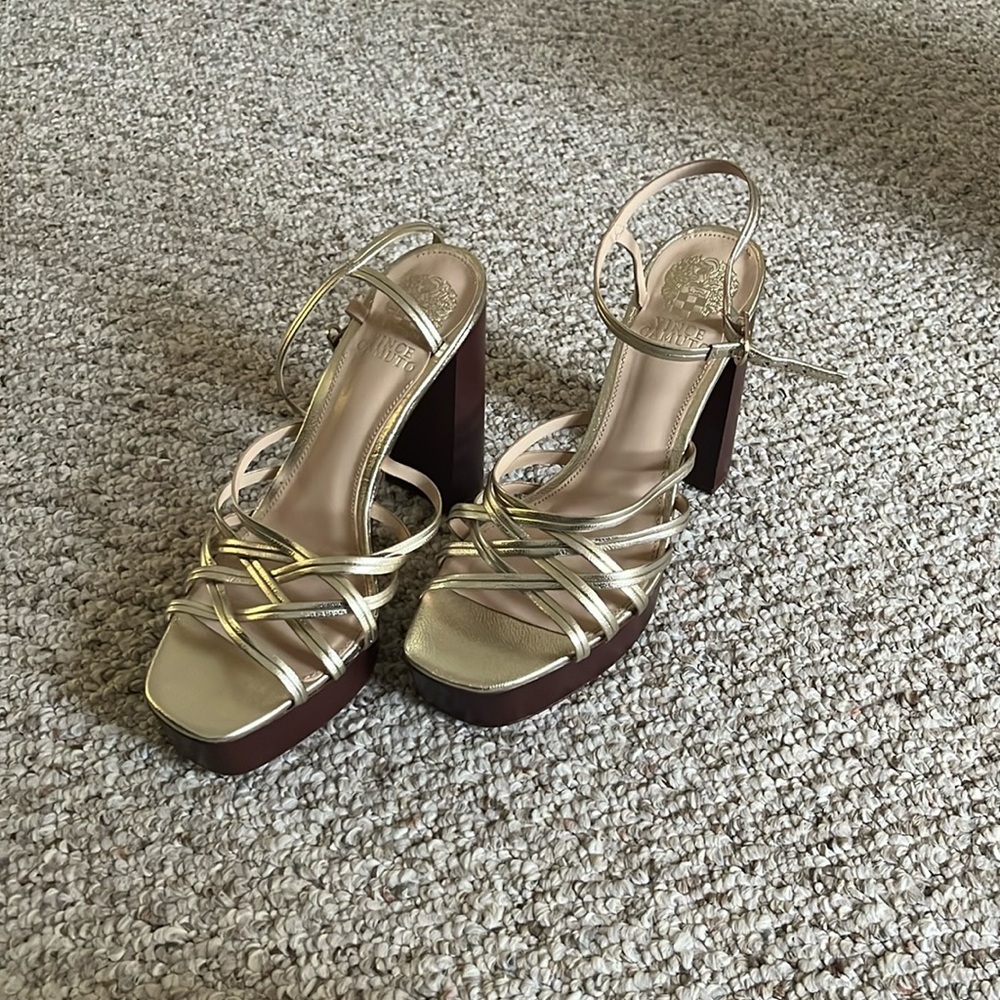 New Vince Camuto shoes size 9